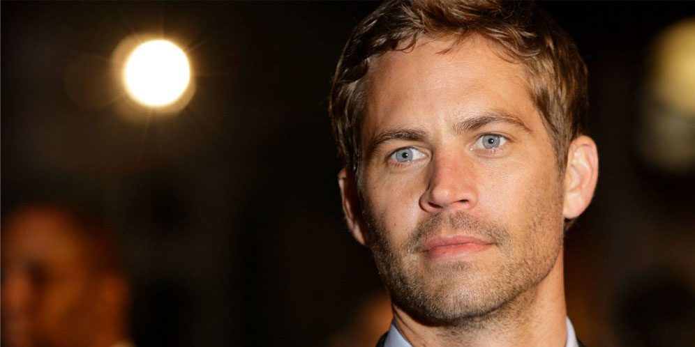 3 Aktor Ini Tetap Tayang di Filmnya Walaupun Sudah Tutup Usia thumbnail